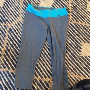 Nike Capri leggings, Size M